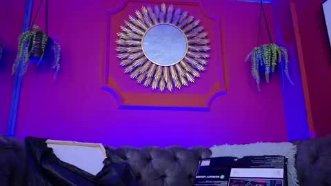 Snapshot of julieta_russell chatting on 04.20.26 Julieta online show from 04.20.26