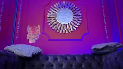 Snapshot of julieta_russell chatting on 04.23.26 Julieta online show from 04.23.26