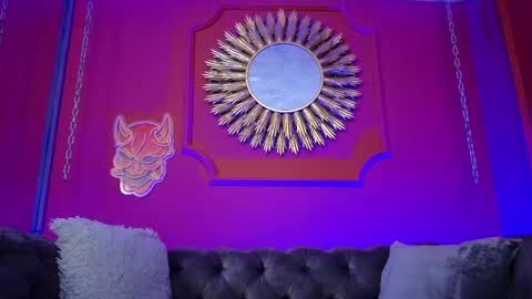 Snapshot of julieta_russell chatting on 04.28.26 Julieta online show from 04.28.26