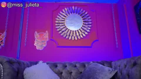 Snapshot of julieta_russell chatting on 05.18.26 Julieta online show from 05.18.26