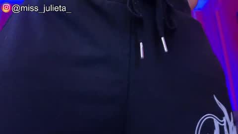 Snapshot of julieta_russell chatting on 05.21.26 Julieta online show from 05.21.26