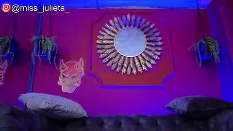 Snapshot of julieta_russell chatting on 05.22.26 Julieta online show from 05.22.26