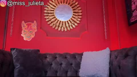 Snapshot of julieta_russell chatting on 05.29.26 Julieta online show from 05.29.26