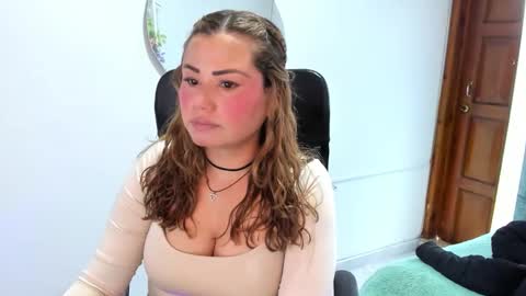 Snapshot of julieta_star69 chatting on 09.29.25 julieta_star69 online show from 09.29.25