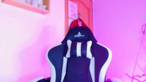 juli online show from 10.04.25