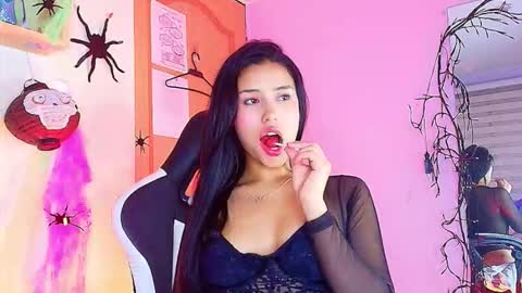 juli online show from 10.11.25
