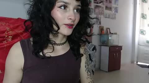 Snapshot of julietajaguar chatting on 12.14.24 Julieta Jaguar online show from 12.14.24