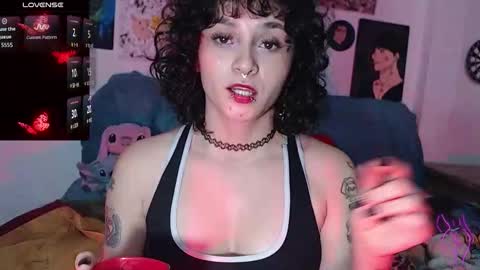 Snapshot of julietajaguar chatting on 10.29.25 Julieta Jaguar online show from 10.29.25