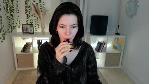 Julieta or Jully online show from 10.19.25