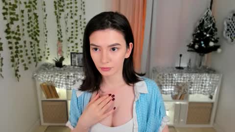 Snapshot of julietaromaniss chatting on 12.18.25 Julieta or Jully online show from 12.18.25
