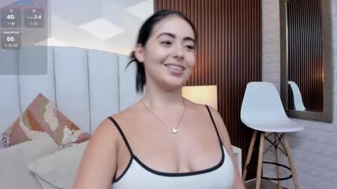 Julieta Santos online show from 11.12.25