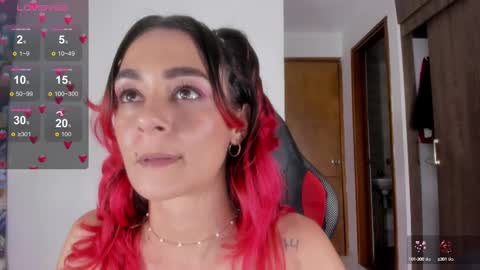 Snapshot of julietaserafelle chatting on 12.17.24 serafelle online show from 12.17.24