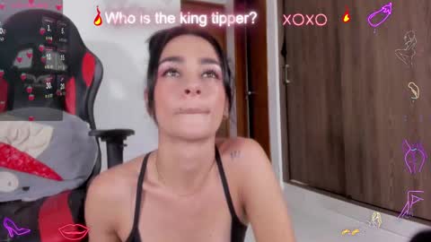 Snapshot of julietaserafelle chatting on 01.15.25 serafelle online show from 01.15.25