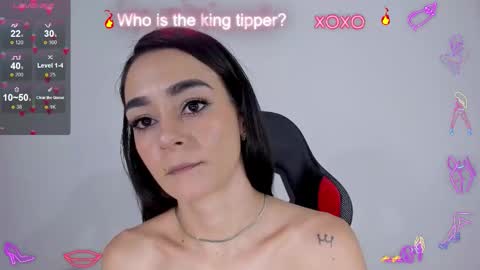 Snapshot of julietaserafelle chatting on 10.19.25 serafelle online show from 10.19.25