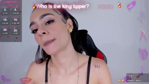 Snapshot of julietaserafelle chatting on 10.22.25 serafelle online show from 10.22.25