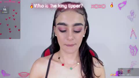 Snapshot of julietaserafelle chatting on 12.17.25 serafelle online show from 12.17.25