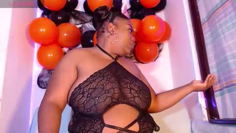 Snapshot of julieth_brown1 chatting on 10.29.25 Julieth Brown online show from 10.29.25