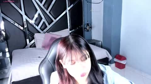 Snapshot of julieth_brown_ chatting on 10.05.25 Julieth online show from 10.05.25