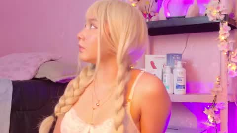 Snapshot of juliethmosss chatting on 06.24.26 Julieth online show from 06.24.26