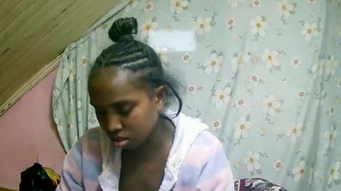 Snapshot of juliette9794 chatting on 09.22.25 juliette9794 online show from 09.22.25