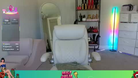 Julie online show from 04.28.26