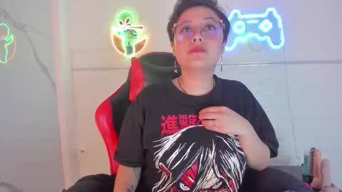 Snapshot of juliexxxtasy chatting on 10.22.25 Julieta online show from 10.22.25