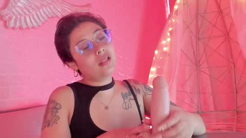 Snapshot of juliexxxtasy chatting on 10.30.25 Julieta online show from 10.30.25