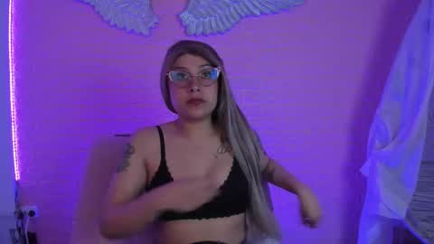 Snapshot of juliexxxtasy chatting on 12.01.25 Julieta online show from 12.01.25