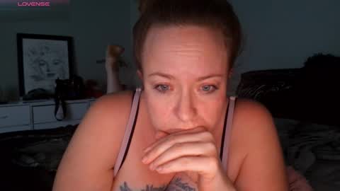 Snapshot of julimonroe chatting on 02.04.26 Juli Monroe online show from 02.04.26