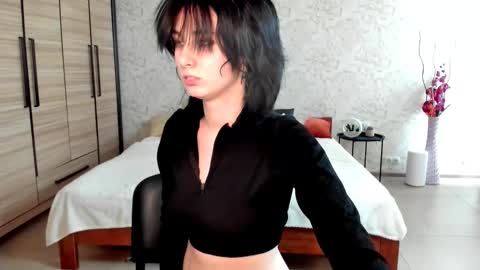 Snapshot of julissweet chatting on 01.19.25 Asmodeus online show from 01.19.25