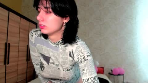 Snapshot of julissweet chatting on 02.15.25 Asmodeus online show from 02.15.25