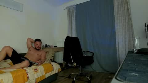 JULiUS   online show from 03.02.25