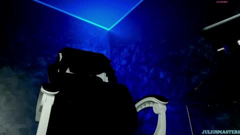 JULiUS   online show from 06.01.26