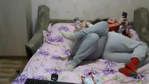 Snapshot of juliya_katie chatting on 01.05.25 Juliya Katie online show from 01.05.25