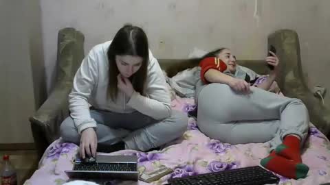 Snapshot of juliya_katie chatting on 01.10.25 Juliya Katie online show from 01.10.25