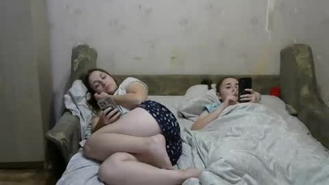 Snapshot of juliya_katie chatting on 09.29.25 Juliya Katie online show from 09.29.25