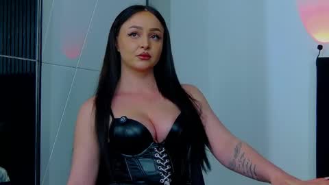Snapshot of julliamilerrr chatting on 05.08.26 Julia online show from 05.08.26