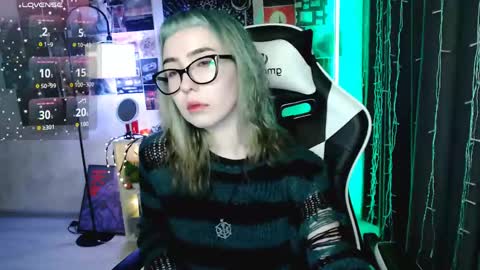 Baroness Von Cringe online show from 04.12.26