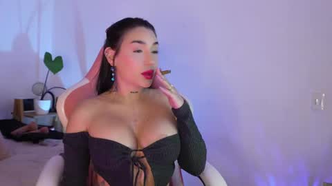 Snapshot of july__villa chatting on 09.24.25 JULY HELP ME GET TO THE 100 LIKES online show from 09.24.25