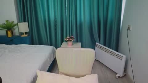 Snapshot of july_kane chatting on 10.29.25 july_kane online show from 10.29.25