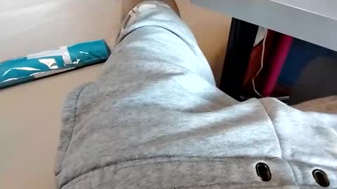 Snapshot of jumezee chatting on 10.18.25 Asian office boy online show from 10.18.25