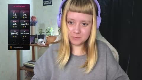 Snapshot of june_shy0 chatting on 09.27.25 June online show from 09.27.25