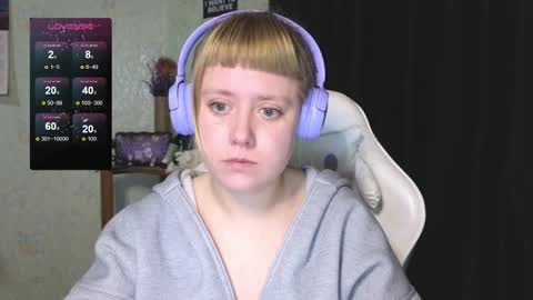 Snapshot of june_shy0 chatting on 09.29.25 June online show from 09.29.25