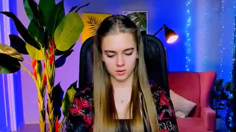 Snapshot of junewoods chatting on 01.19.26 junewoods online show from 01.19.26