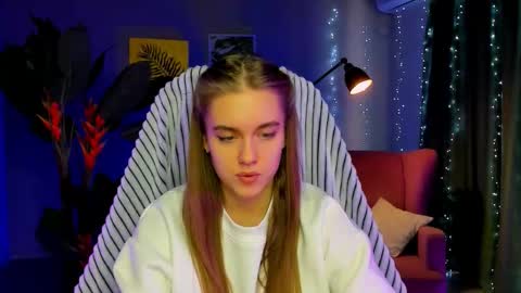 Snapshot of junewoods chatting on 02.04.26 junewoods online show from 02.04.26