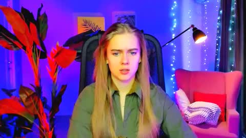 Snapshot of junewoods chatting on 02.23.26 junewoods online show from 02.23.26