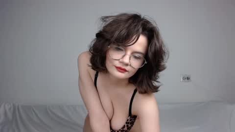 Snapshot of junnewers chatting on 02.25.25 JunneWers online show from 02.25.25