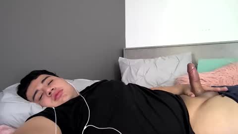 Snapshot of jus02 chatting on 12.03.25 jus02 online show from 12.03.25