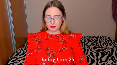 Snapshot of just_fucked chatting on 09.25.25 Nika and Mark online show from 09.25.25
