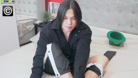 just_gay_ online show from 02.04.25